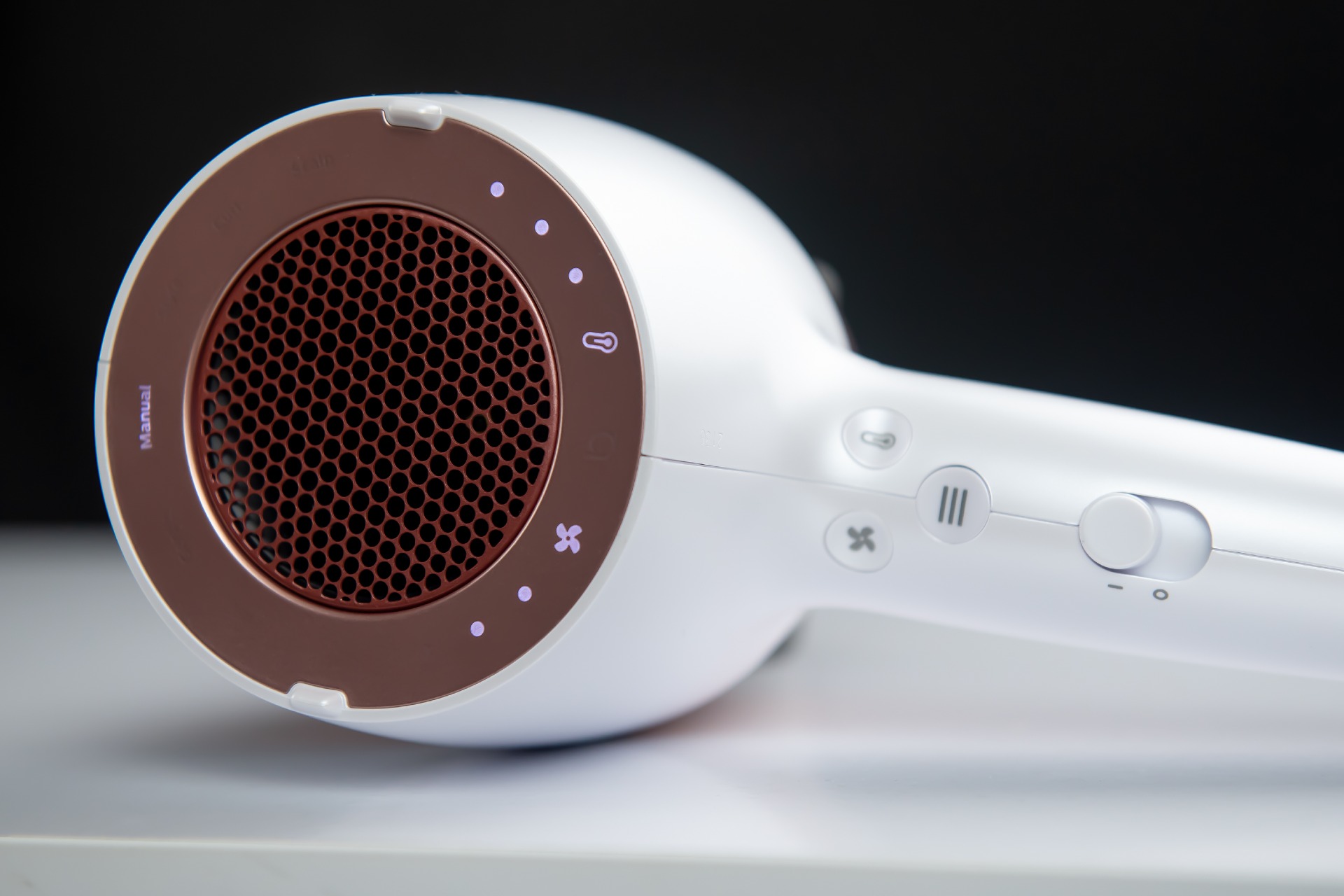 Test suszarki Philips SenseIQ BHD827/00